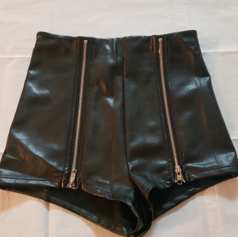 Forever 21 Black Polyurethane Short Shorts S